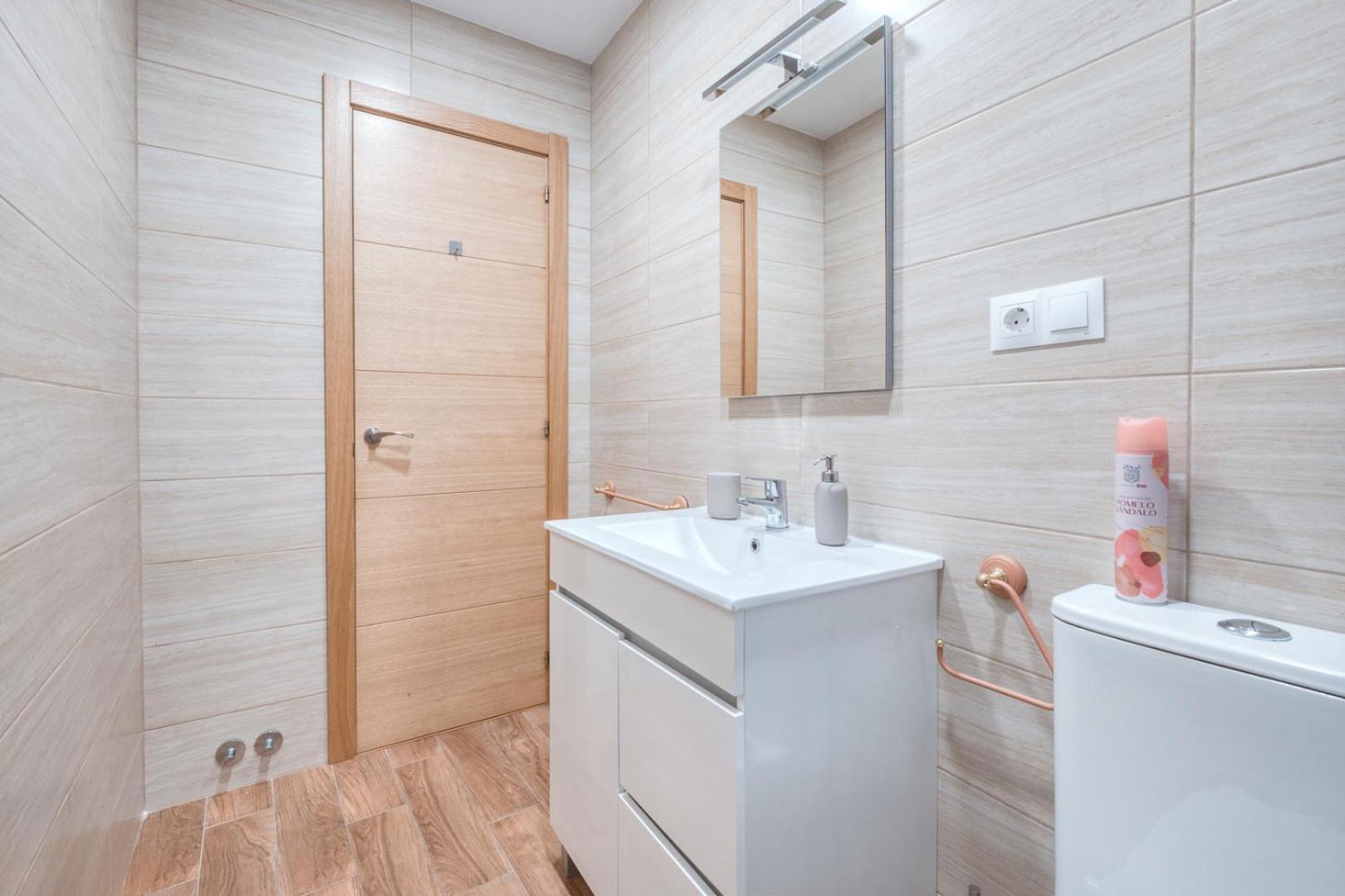 Loft Coqueto En Madrid A 2 Minutos Del Metro Apartment Luaran gambar